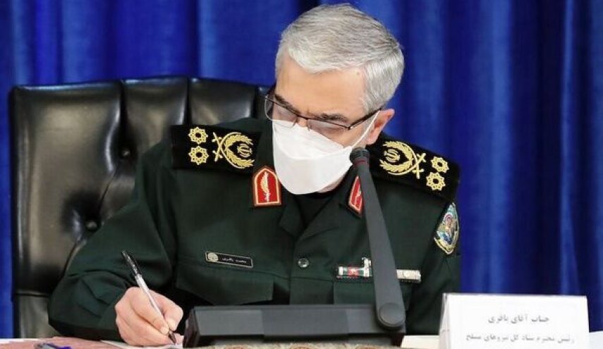 اللواء باقري يعزي في استشهاد السفير الإيراني لدى اليمن