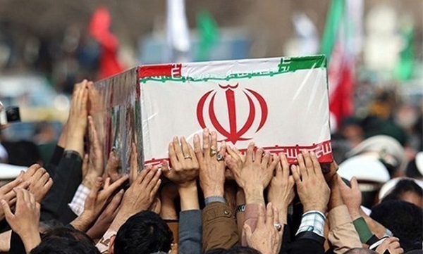‌تشییع پیکر ۱۶ شهید دفاع مقدس و مدافع حرم در حرم مطهر رضوی