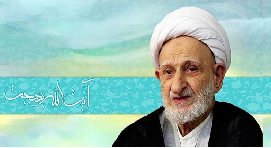 توصية الشيخ محمد تقي بهجت (قدس سره) إلى أسر الشهداء: شهادة الإقرباء كرامة من عند الله، وهو ما يثير البهجة لا الحزن. 