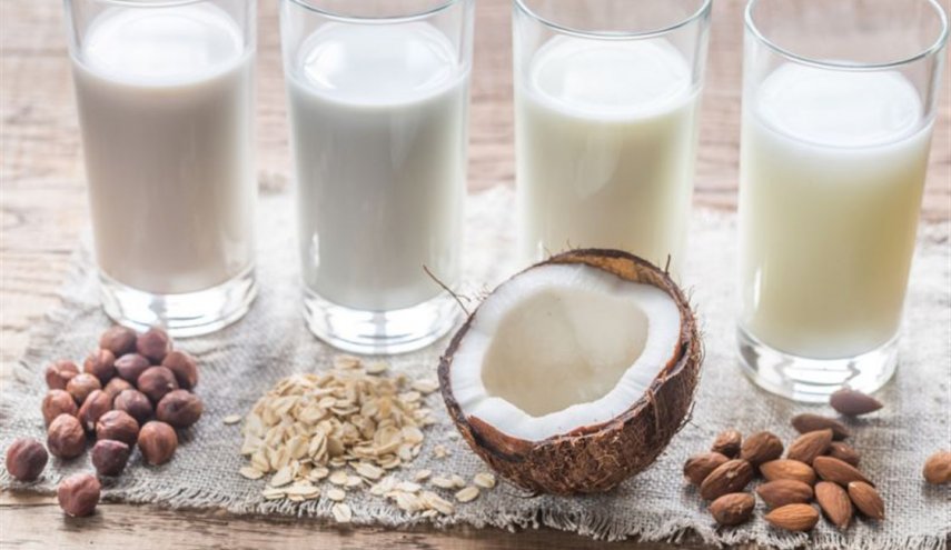 من البطاطس إلى البازلاء.. هل من فوائد للحليب النباتي؟