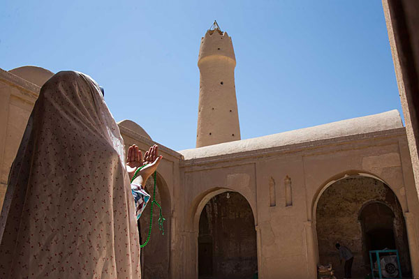 مسجدي در دل كوير با قدمت ۱۴ قرن