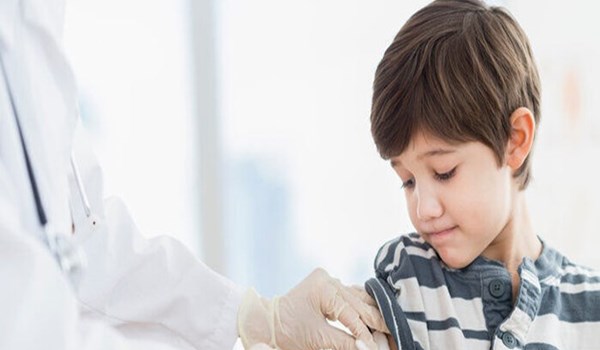 ايران تستهدف تطعيم 8 ملايين طفل تحت عمر 12 عاما ضد كورونا