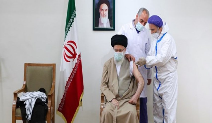 قائد الثورة الاسلامية يتلقى الجرعة الثالثة من لقاح كورونا