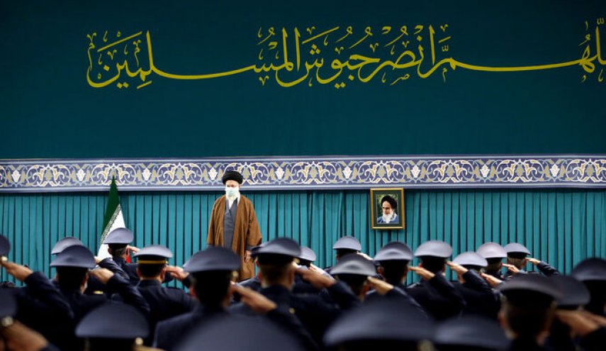  قائد الثورة يؤكد على الالتزام بالتوصيات الصحية والتطعيم بلقاح كورونا 