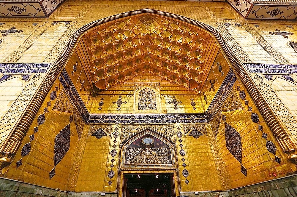 نگاهی به اشعار فارسی ایوان نجف