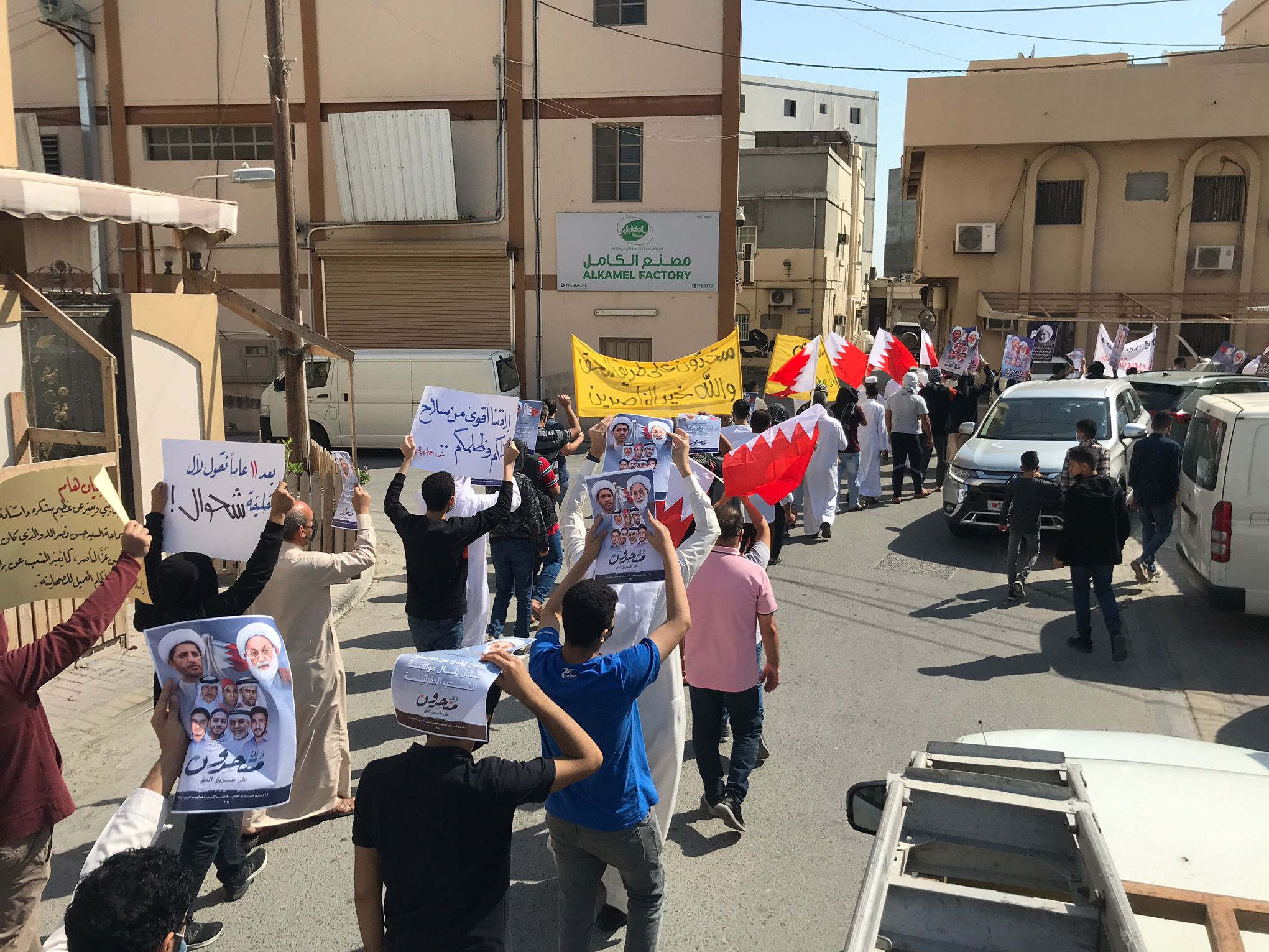 مردم بحرین پرچم رژیم صهیونیستی را لگدمال کردند