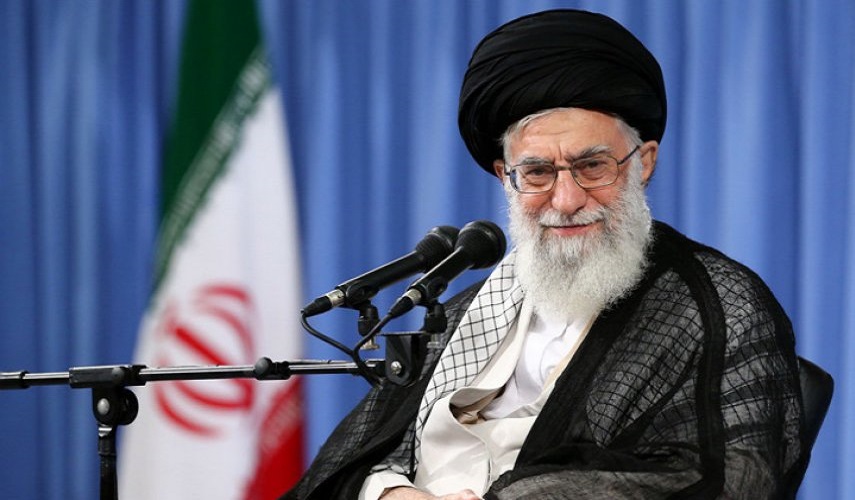  من وصايا قائد الثورة الاسلامية للشباب: (إن الشباب يميل بشكل طبيعي إلى التنافس. حسناً، إنّ التنافس الذي نطمح إليه ونأمل أن يتمرس عليه الشباب هو أن يكون مع النفس الأمارة بالسوء...)