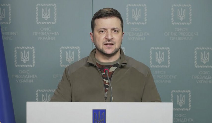  زلنسكي: سنصر على مواصلة المفاوضات مع روسيا حتى إيجاد طريق نحو السلام 