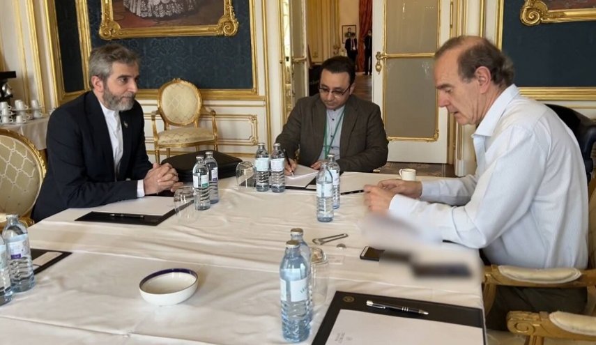 مشاورات ثنائية بين علي باقري وإنريكي مورا في فيينا