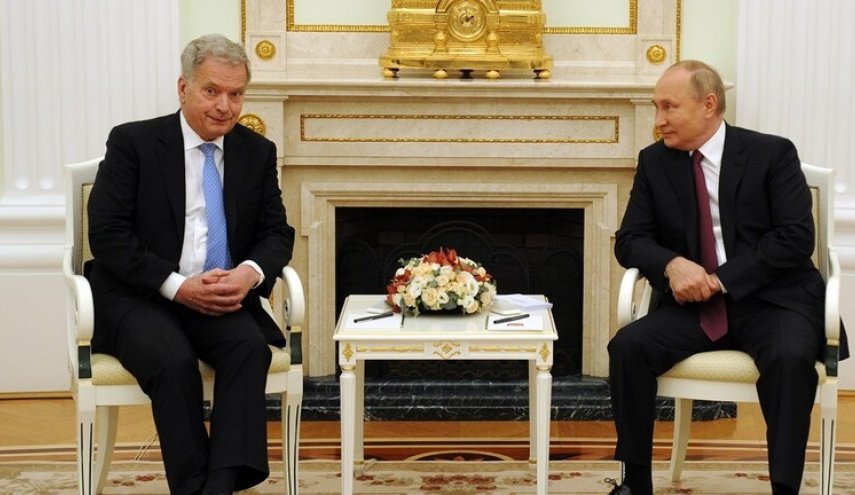 رئيس فنلندا يناقش مع بوتين الوضع في أوكرانيا