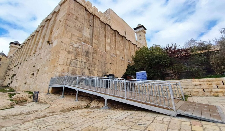 حفريات إسرائيلية متواصلة تهدد الحرم الإبراهيمي