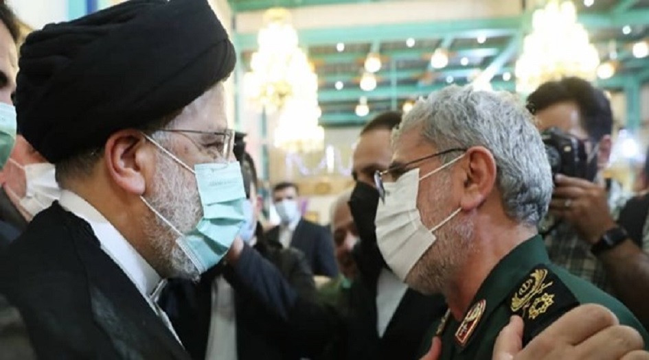 العميد قاآني برفقة جمع من المضحين يلتقون الرئيس الايراني