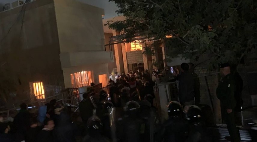 تظاهرات در بغداد در اعتراض به توهين به مرجعيت نجف اشرف