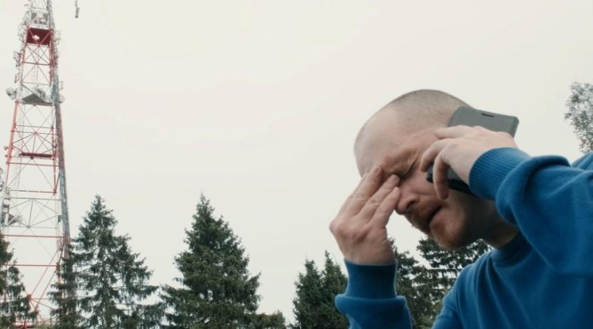  ما العلاقة بين استخدام الهواتف المحمولة وأورام المخ؟ 