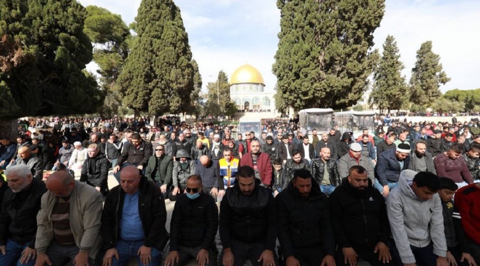فلسطين المحتلة ... الإحتلال يمنع هذه الفئة من دخول الاقصى