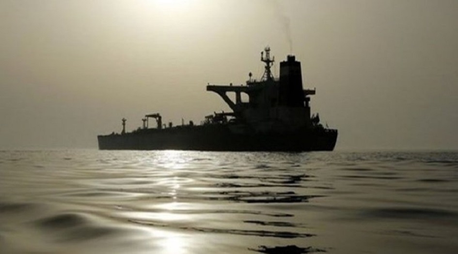 الحرس الثوري يوقف سفينة اجنبية تحمل وقودا مهربا