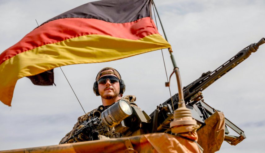 ألمانيا تؤكد أنها لم تخطط لتزويد أوكرانيا بأسلحة ثقيلة