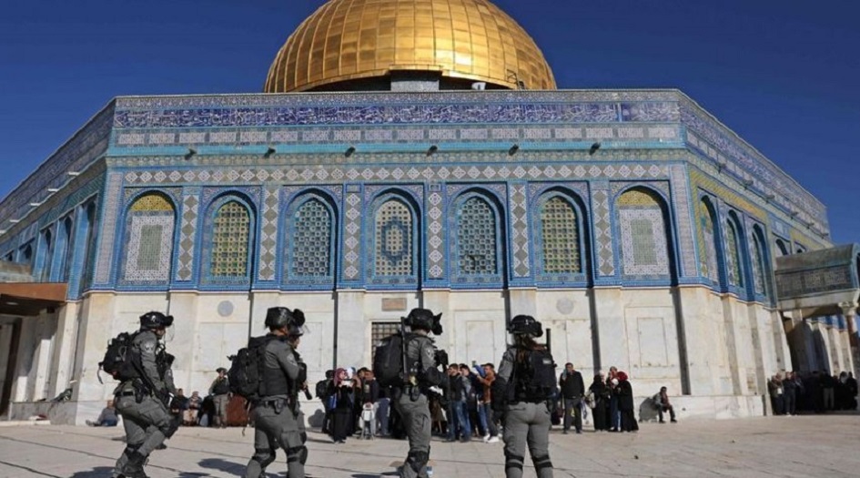 مستوطنون يقتحمون المسجد الأقصى بحماية من قوات الاحتلال