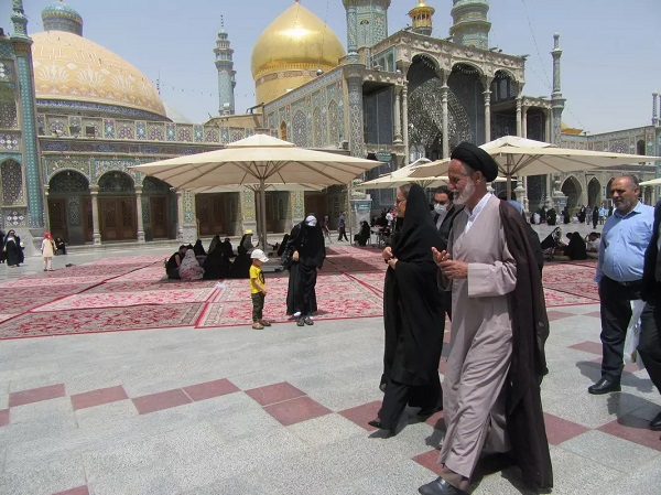 سفير روماني با حرم مطهر حضرت معصومه(س) آشنا شد 