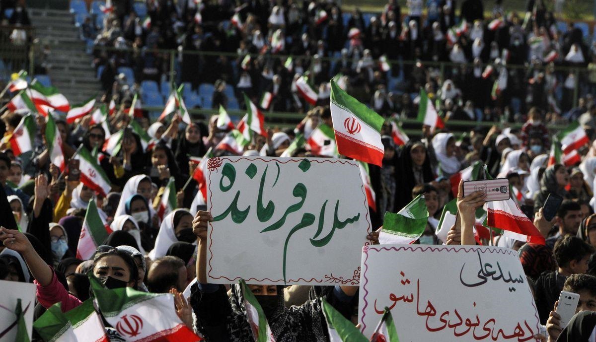 اجتماع بزرگ خانوادگی «سلام فرمانده» در ورزشگاه صدهزار نفری آزادی
