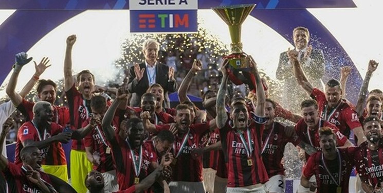 ميلان يتوج بطلا للدوري الإيطالي لأول مرة منذ عام 2011