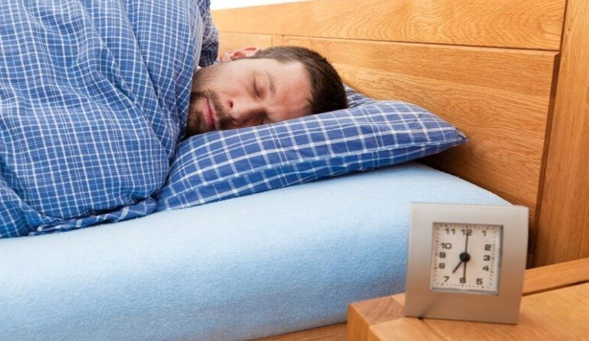  طبيب روسي يحذر من النوم بمكان مضاء 