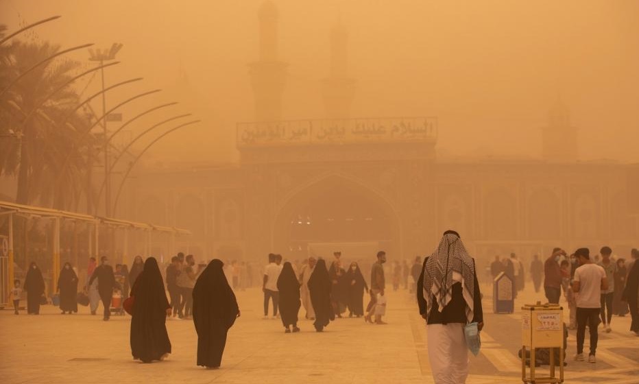 درپي طوفان گرد و غبار در عراق ، دهها نفر راهي بيمارستان شدند