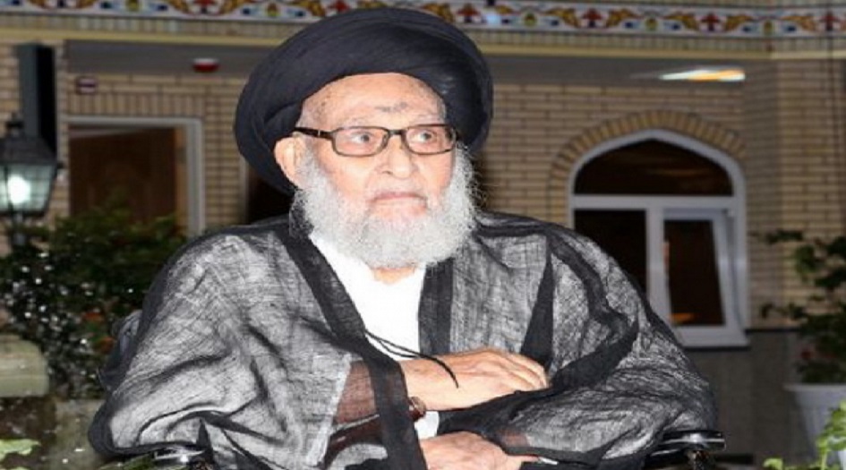 أسرة آية الله السيد الخوانساري تتبرع بمقتنيات ثمينة الى العتبة الرضوية