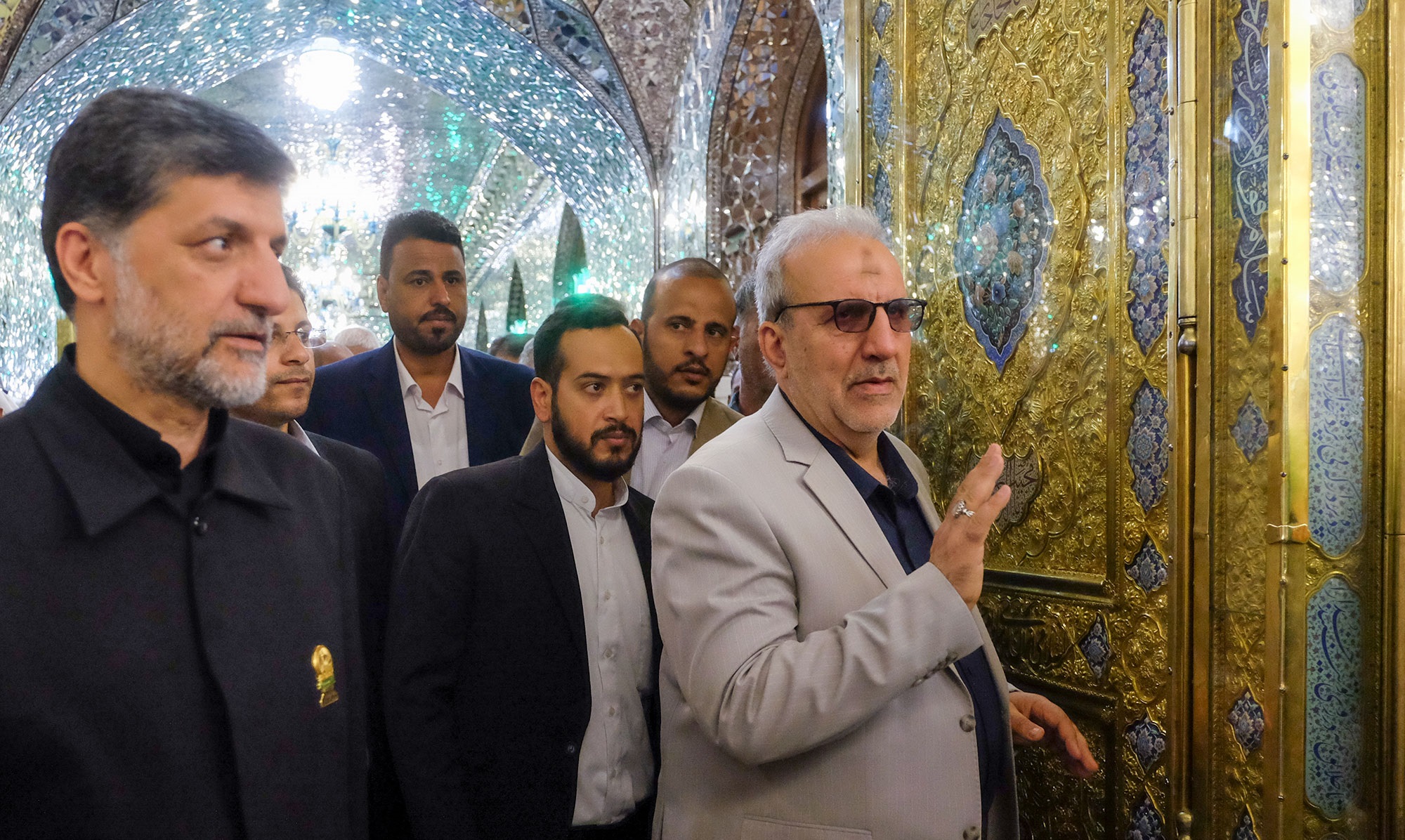بازديد دبيركل آستان مقدس امام حسين (ع) از آستان قدس رضوي + عكس