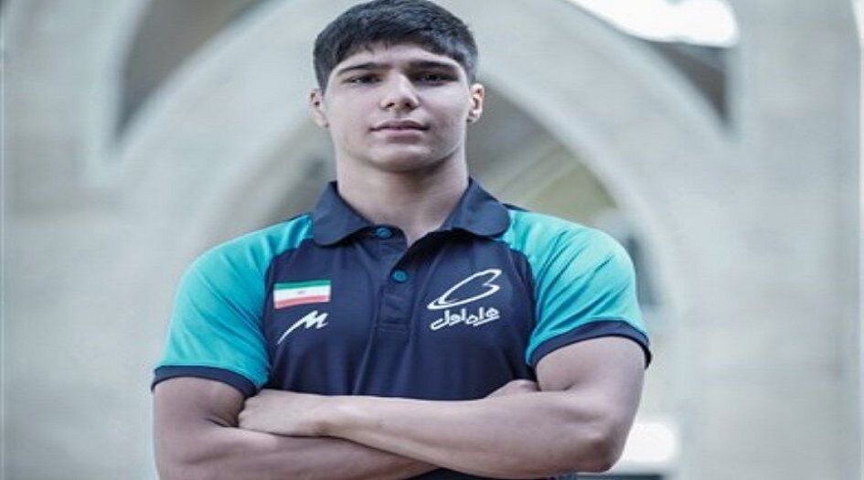 فتى ايراني يتوّج بلقب اسيا في المصارعة الرومانية لصغار السن