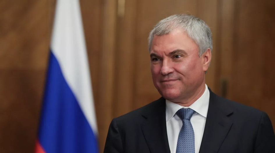 رئيس مجلس الدوما الروسي يصف جونسون بالـ"مهرج"