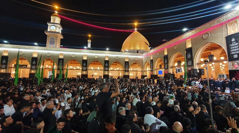 بالصور... مسجد الكوفة يقيم مراسم استشهاد مسلم بن عقيل عليه السلام