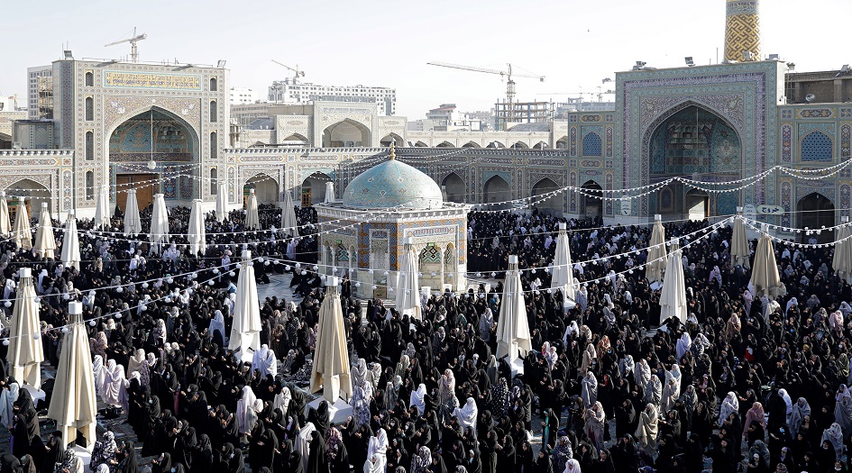 بالصور... اقامة صلاة عيد الاضحى المبارك في العتبة الرضوية  