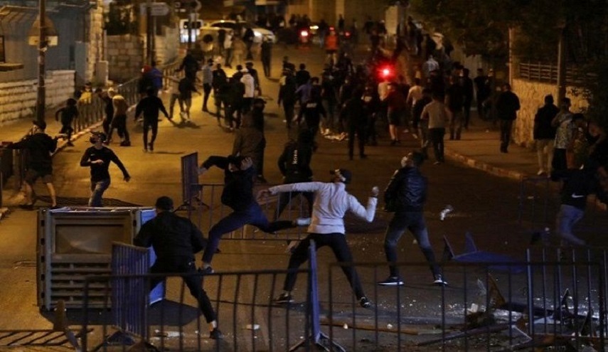 إصابة مقدسي برصاص الاحتلال ومواجهات في بلدة الرام