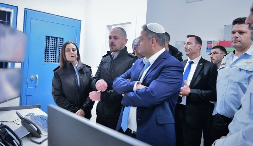 " بن غفير" يوعز بإجراءات تنكيل إضافية بحق الأسرى الفلسطينيين