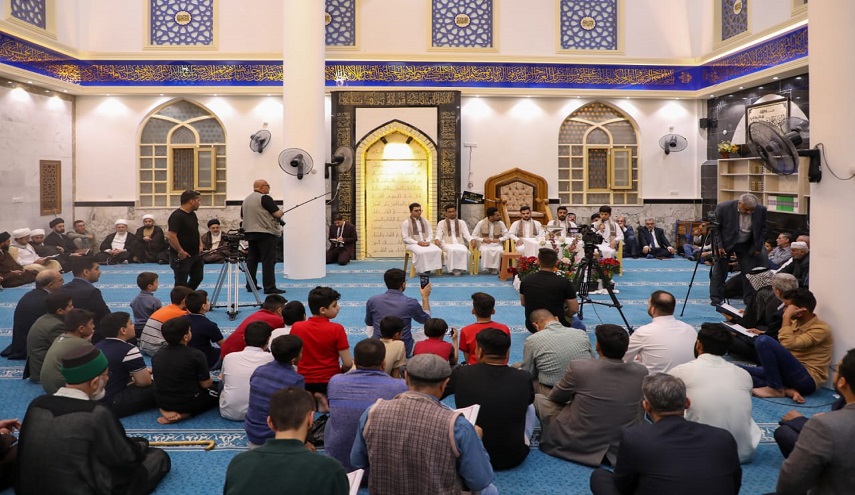 العراق..مواهب العتبة الحسينية تحيي حفلاً قرآنياً في مدينة الكوفة