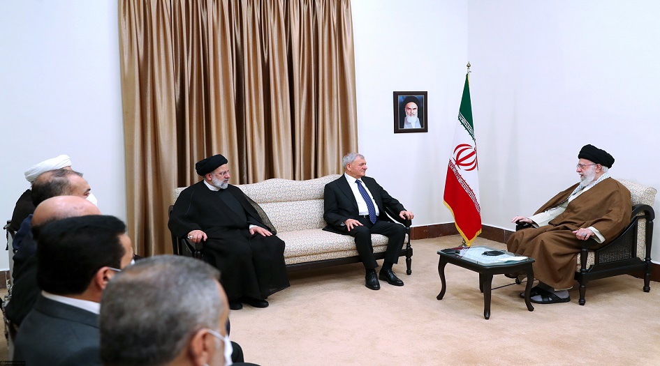 الامام الخامنئي يؤكد على ضرورة  توسيع التعاون الثنائي بين ايران والعراق