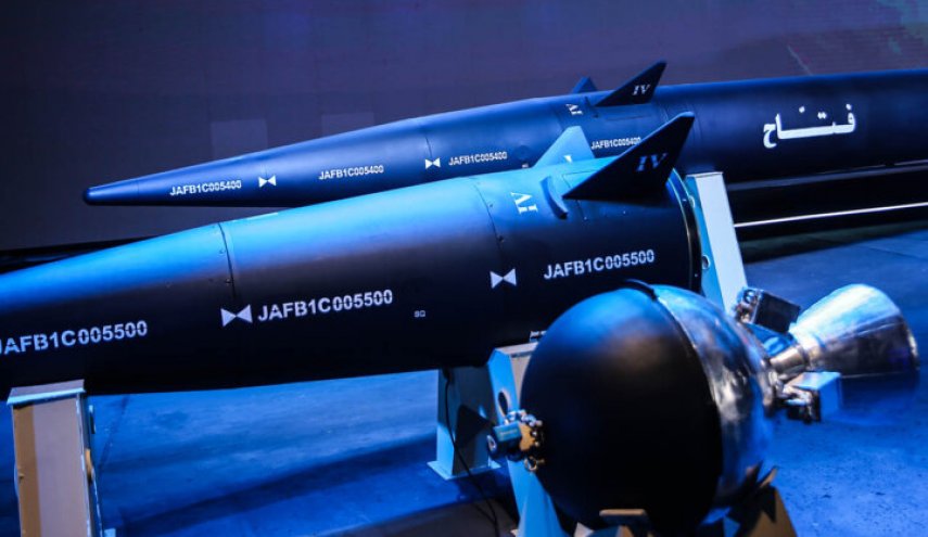  مكتب قائد الثورة الاسلامية يعلق على ازاحة الستار عن الصاروخ الفرط صوتي 