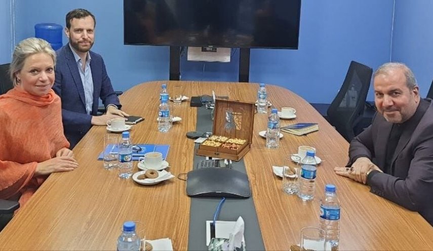 اليكم ما بحثه السفير الايراني آل صادق مع  بلاسخارت ممثلة الأمم المتحدة في العراق