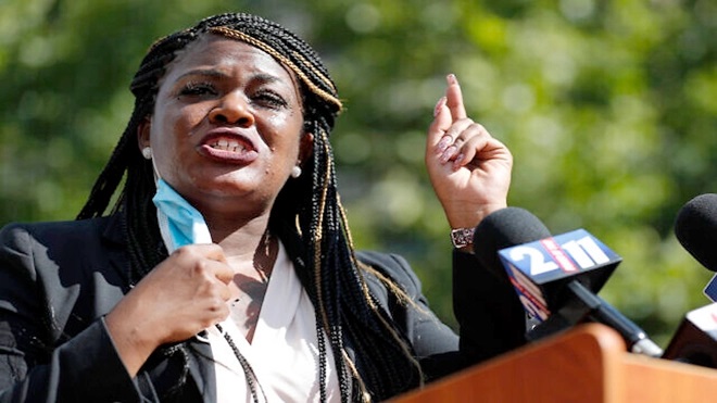 نائبة أمريكية تعارض قرار بايدن بشأن تمويل دعم لإسرائيل