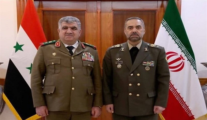 وزير الدفاع الإيراني في اتصال هاتفي مع نظيره السوري: هجمات الكيان الصهيوني الأخيرة هي انتحار سياسي