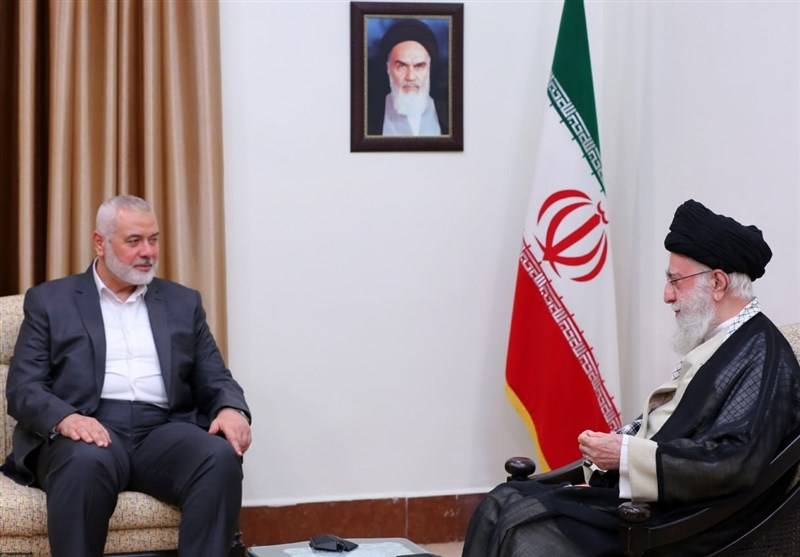 الامام الخامنئي يستقبل اسماعيل هنية في طهران