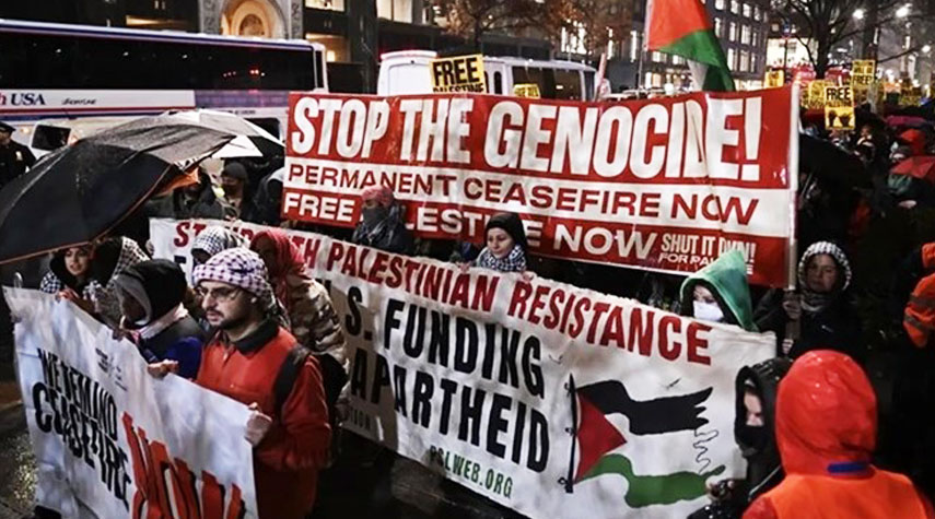  متظاهرون يغلقون مركز التجارة العالمي في نيويورك تضامنا مع غزة 