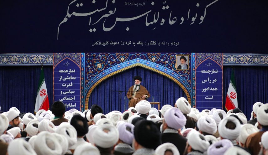 الامام الخامنئي يستقبل أئمة الجمعة من انحاء البلاد 