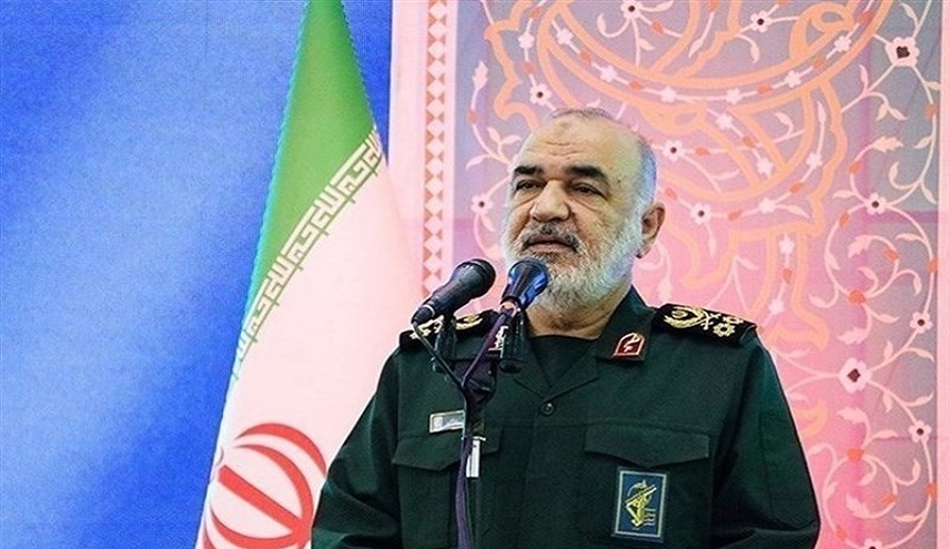  اطلاق صاروخ باليستي بعيد المدى من سفينة حربية تابعة للحرس الثوري 