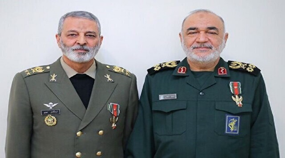 قائدا الجيش وحرس الثورة يشكران الامام الخامنئي  لمنحهما وسام الفتح