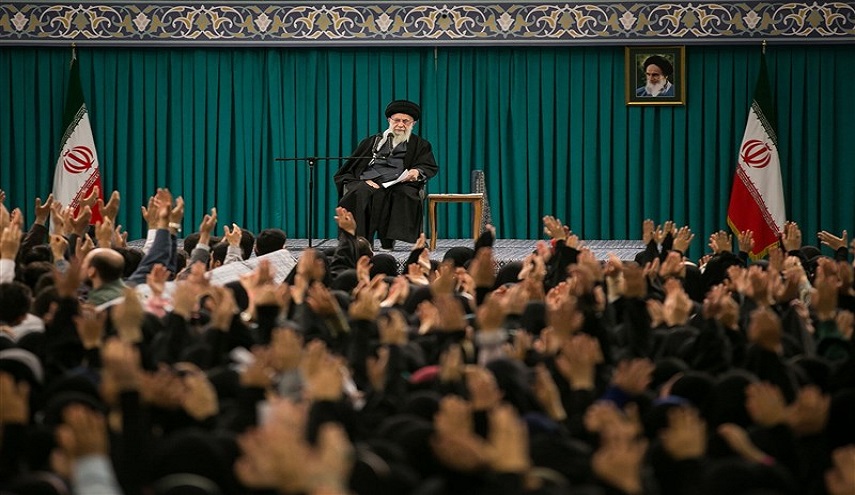 الامام الخامنئي يستقبل جمعا من طلبة الجامعات في البلاد 