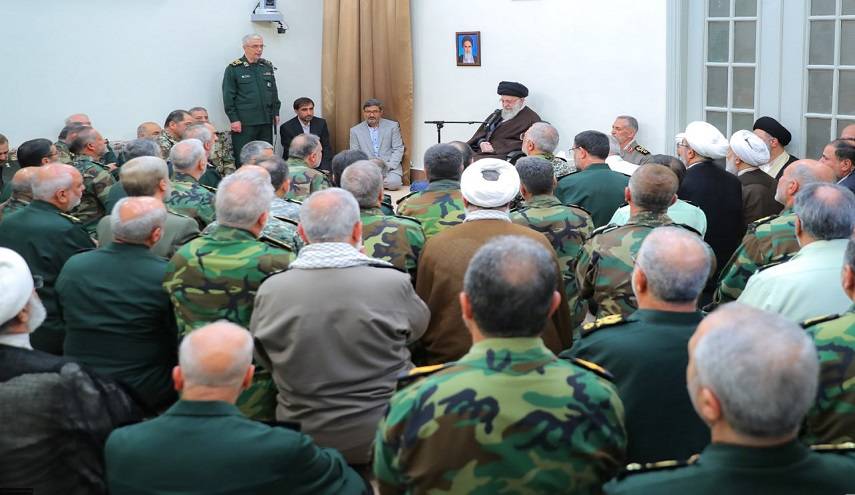 الامام الخامنئي يثمن الاداء الحكيم للقوات المسلحة في الأحداث الأخيرة