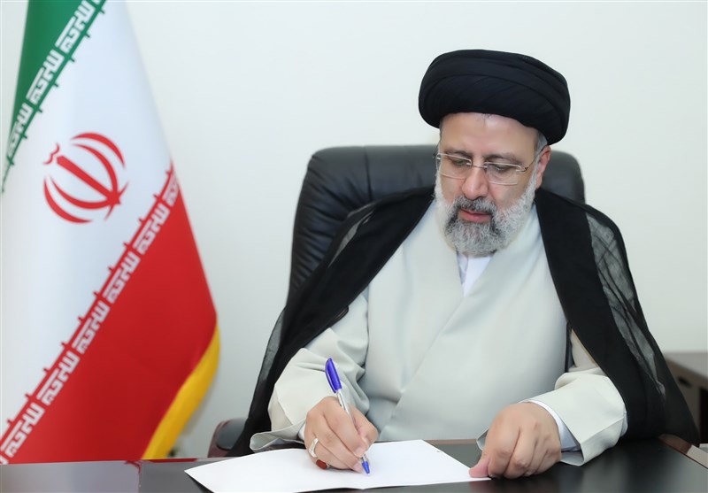  رئيسي يهنئ بفوز إيران في بطولة آسيا لكرة الصالات 