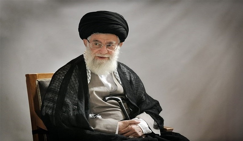  الإمام الخامنئي: نسأل الله أن يعيد الرئيس إلى حضن الشعب 